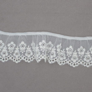 White floral patterned gathered lace